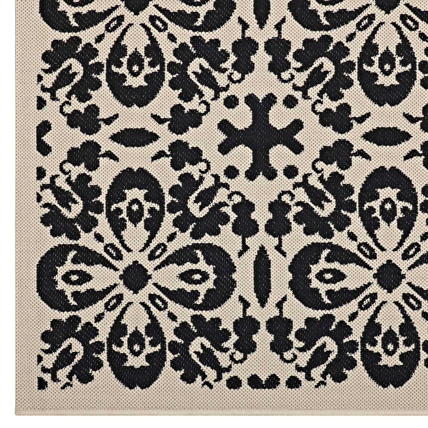 Black and Beige / 5x8